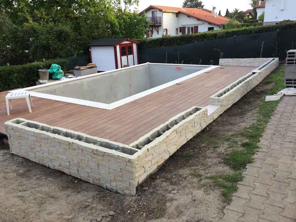 POOL CONCEPT PISCINE PAYS BASQUE SAINT JEAN DE LUZ BIARRITZ ANGLET BAYONNE construction renovation entretien depannage